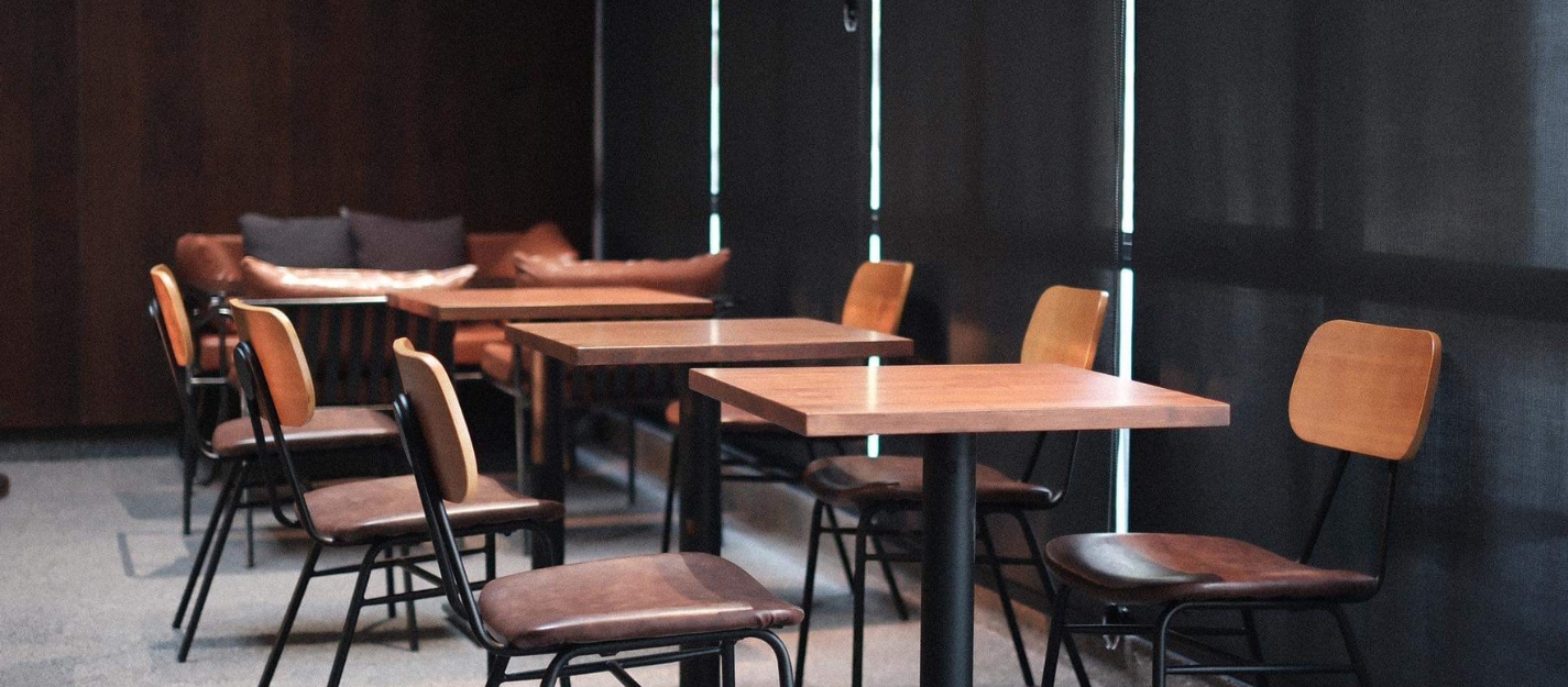 รูปเฟอร์นิเจอร์จาก ร้านอาหารที่ใช้เฟอร์นิเจอร์ของCafemaker