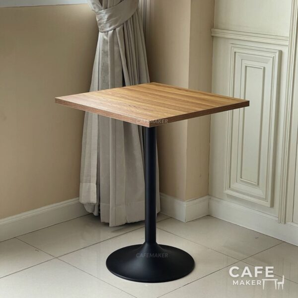Isometric view of a table featuring an oak top and round leg